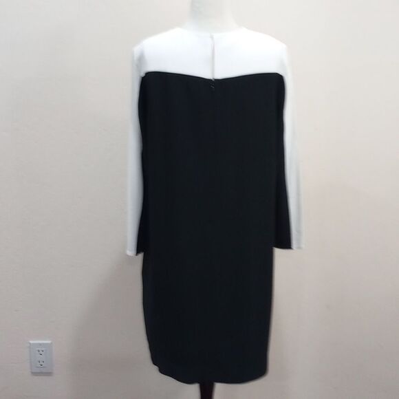 Akris Punto Black & White Color Block Shift Dress, Size 12 - Picture 7 of 11
